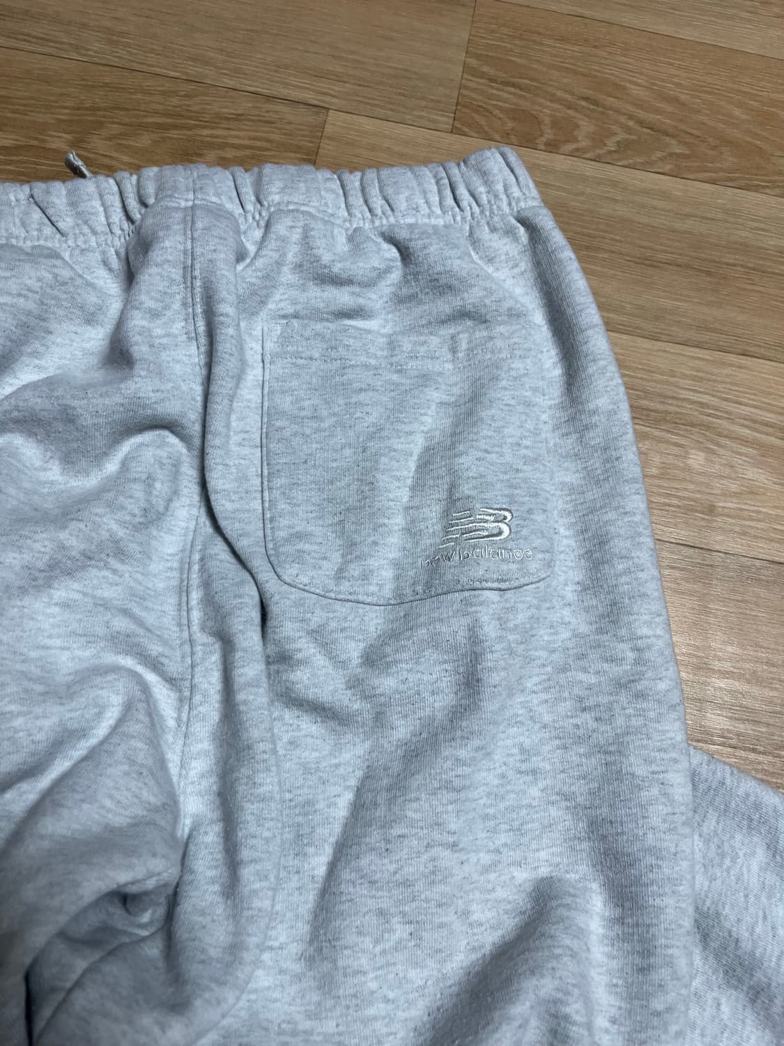 뉴발란스 아이보리 기모 트레이닝 바지 상품이미지4