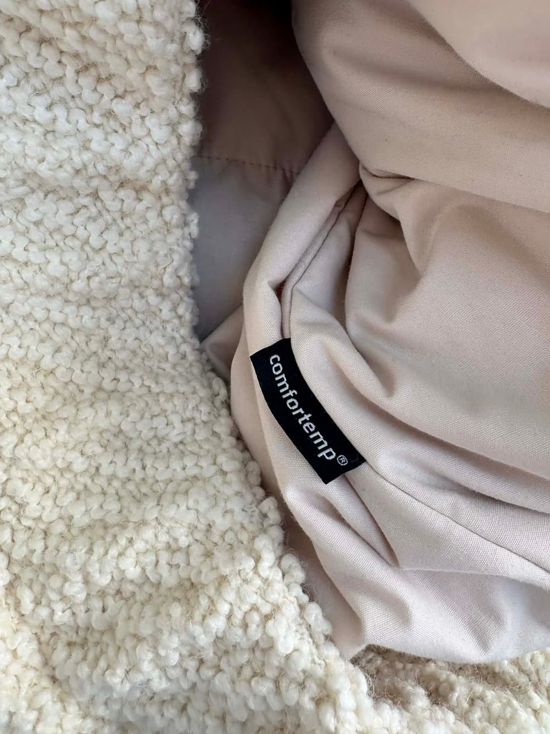 [OS] 인사일런스 울 트위스트 자카드 하이넥 점퍼 상품이미지3