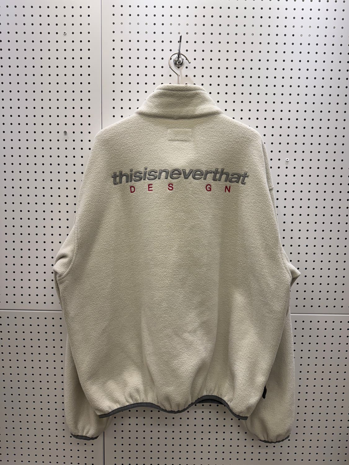 디스이즈네버댓 빅로고 아이보리 플리스 집업 U139 상품이미지3