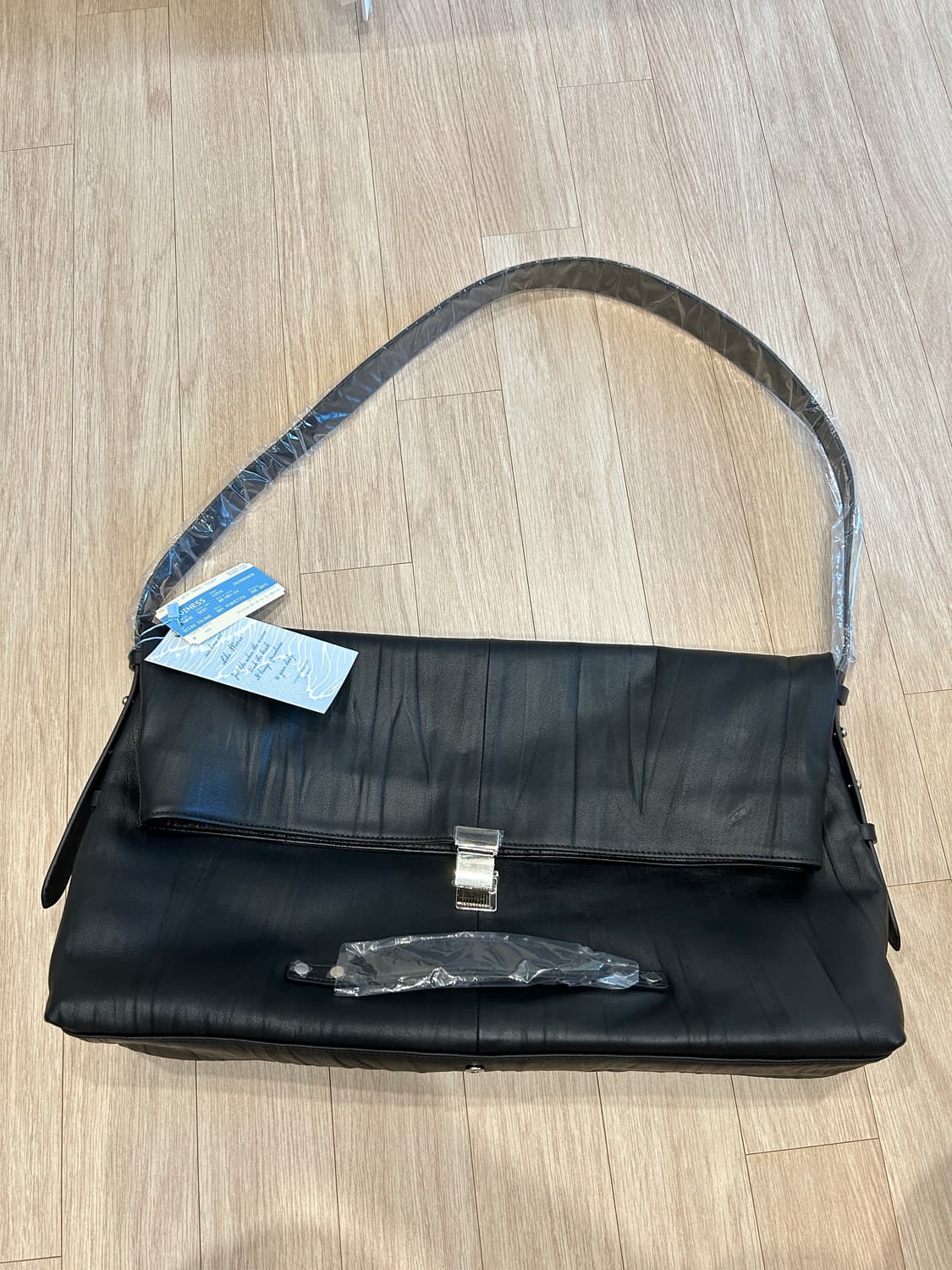 웨이비니스 레더 숄더 크로스백 블랙 상품이미지5