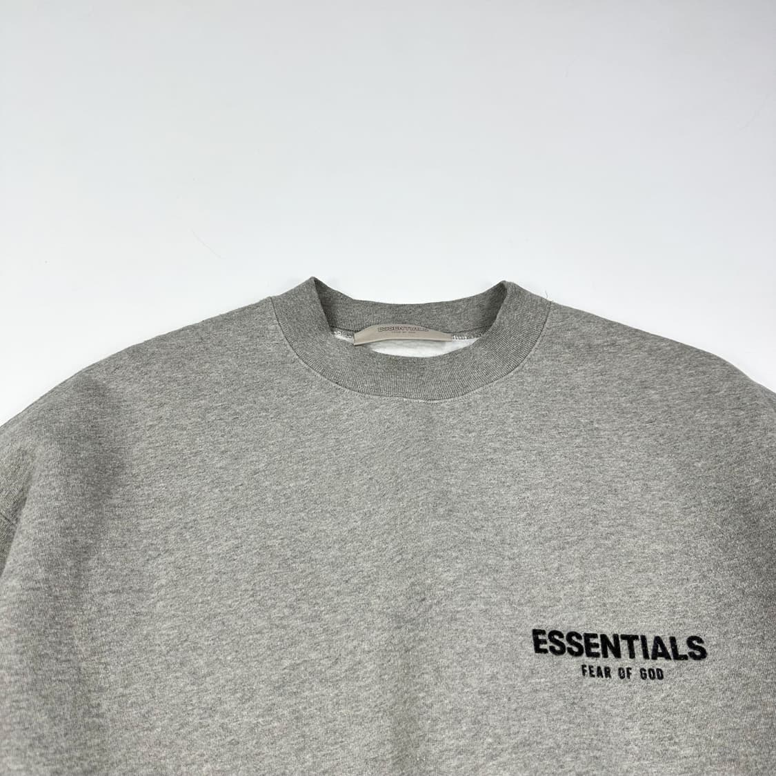 피오갓 에센셜 백로고 다크그레이 맨투맨 (실측 M) 상품이미지1