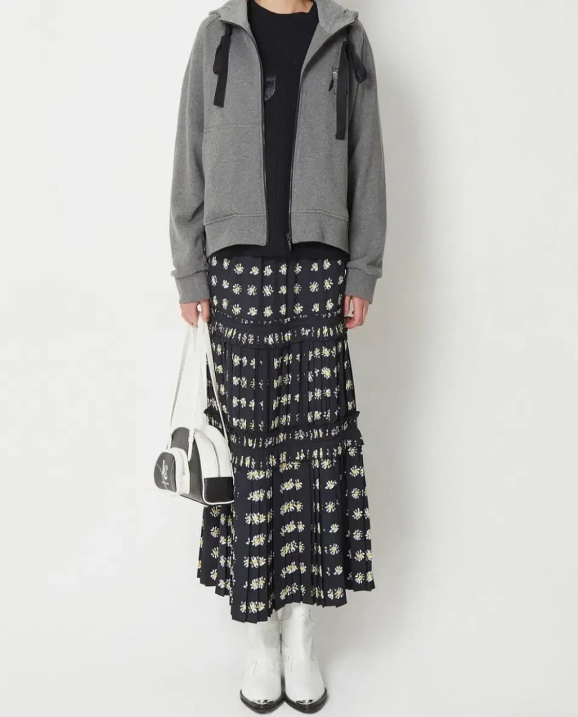 럭키슈에뜨 데이지 패턴 플리츠 스커트 상품이미지1