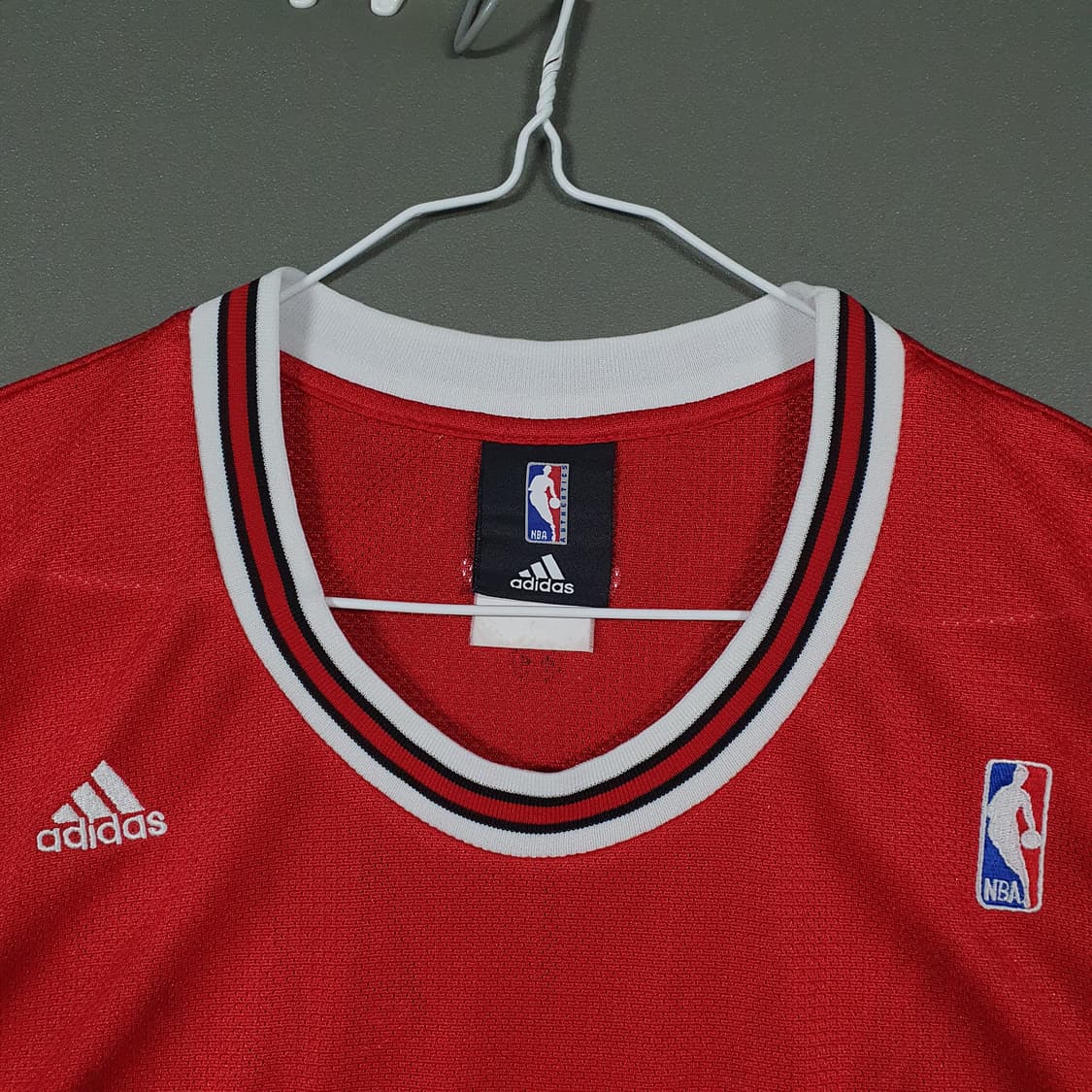 실측 L 아디다스 X NBA 시카고불스 벤 월러스 홈 유니폼 스윙맨 져지 상품이미지3