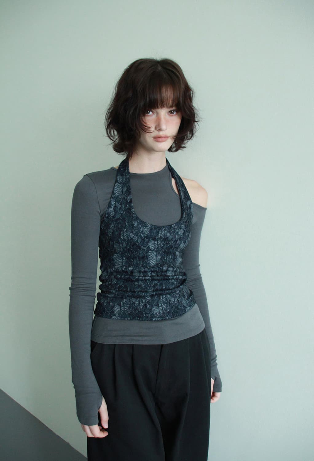 HAGAMOS 아가모스 플라워 레이스 홀터 슬리브리스 / 컷아웃 슬리브 상품이미지2