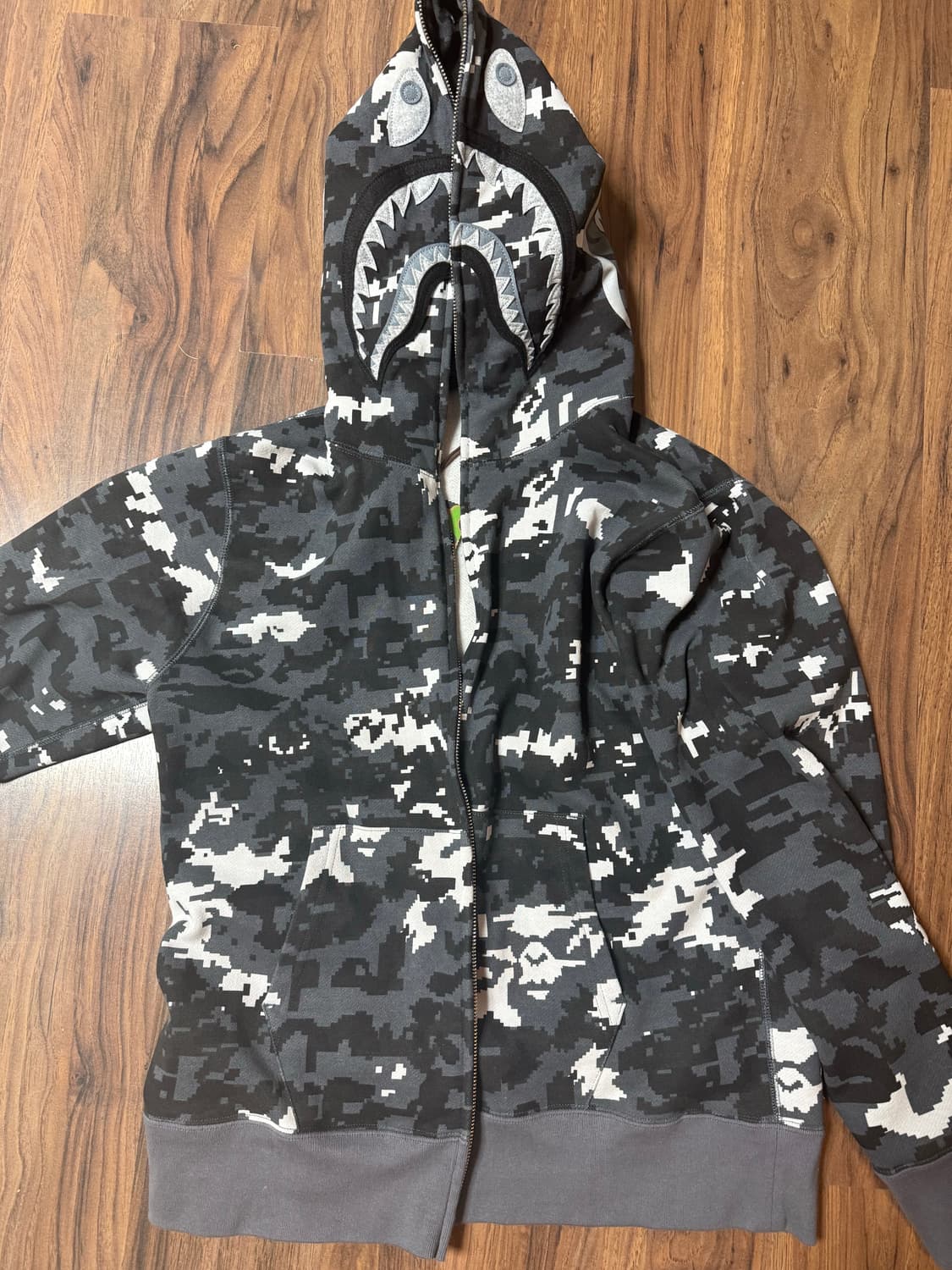 베이프 멀티 픽셀 블랙 후드집업 상품이미지1