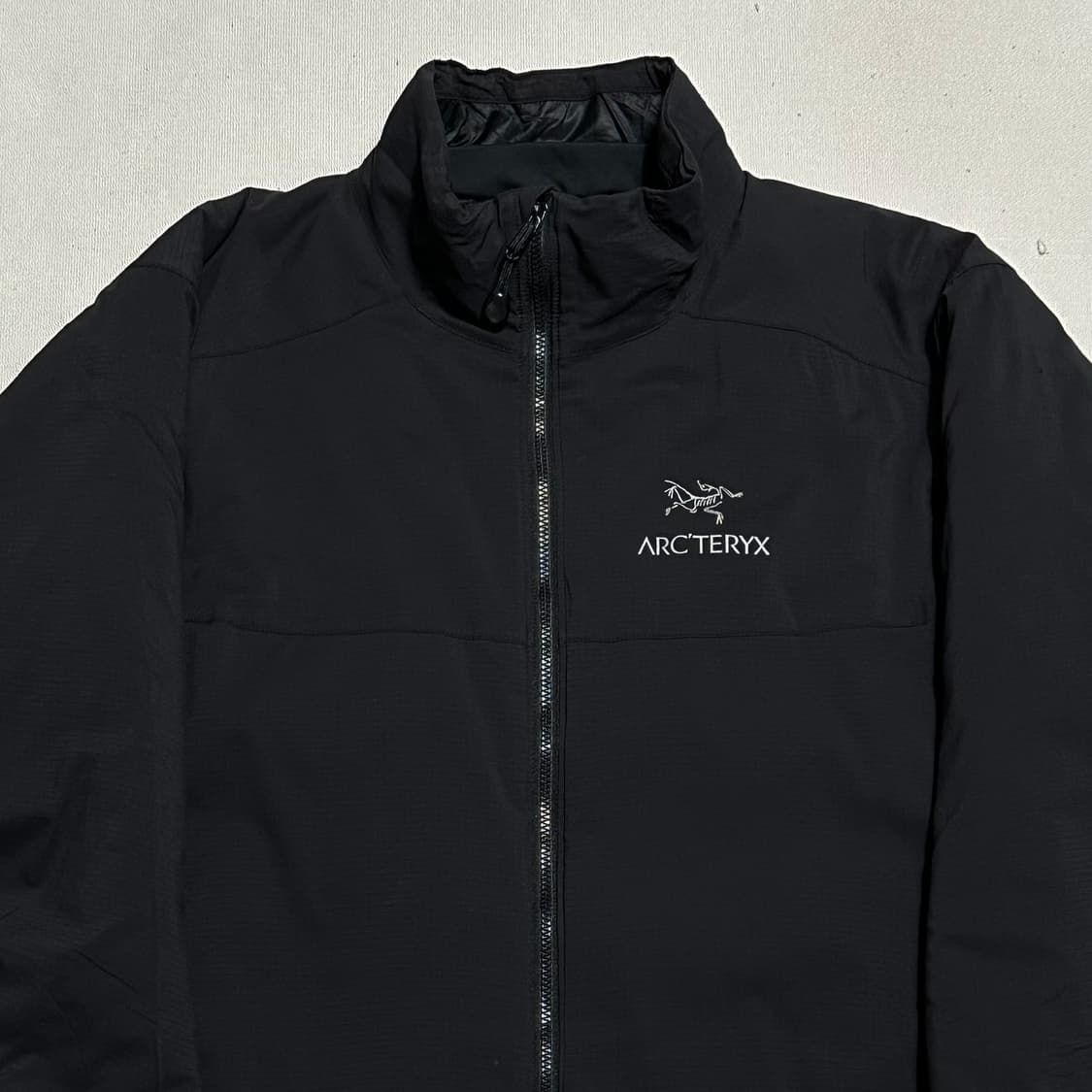 S 아크테릭스 블랙 나일론 점퍼 상품이미지1