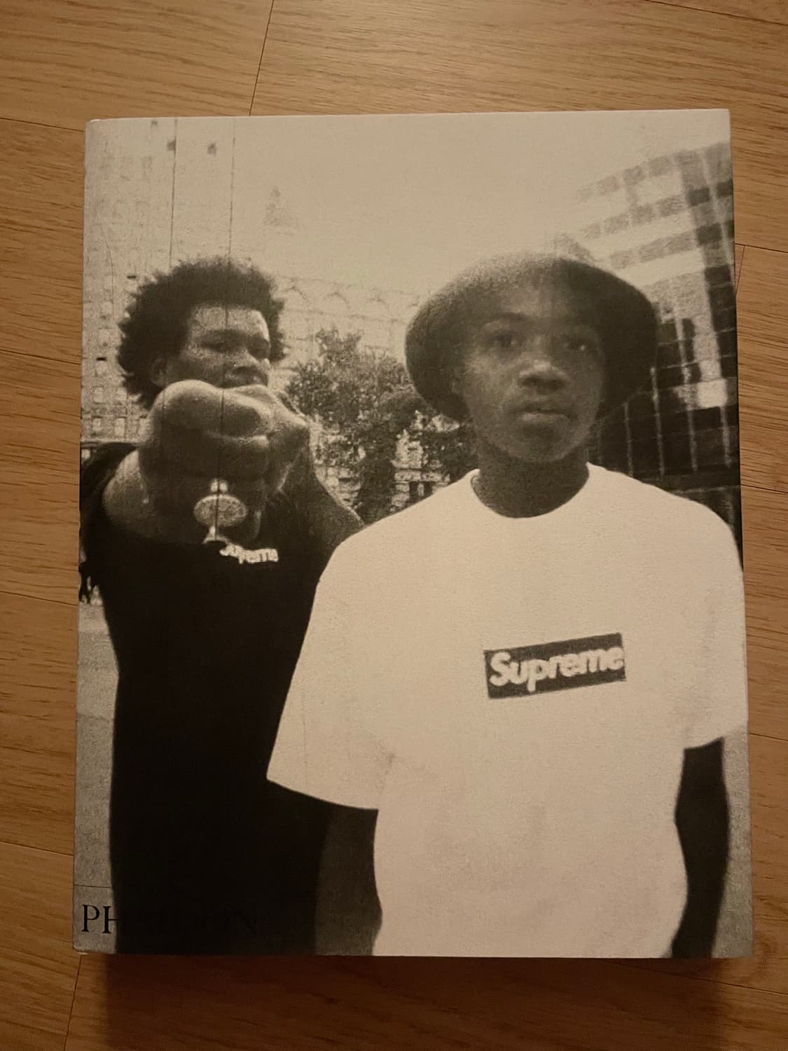 슈프림책 상품이미지2