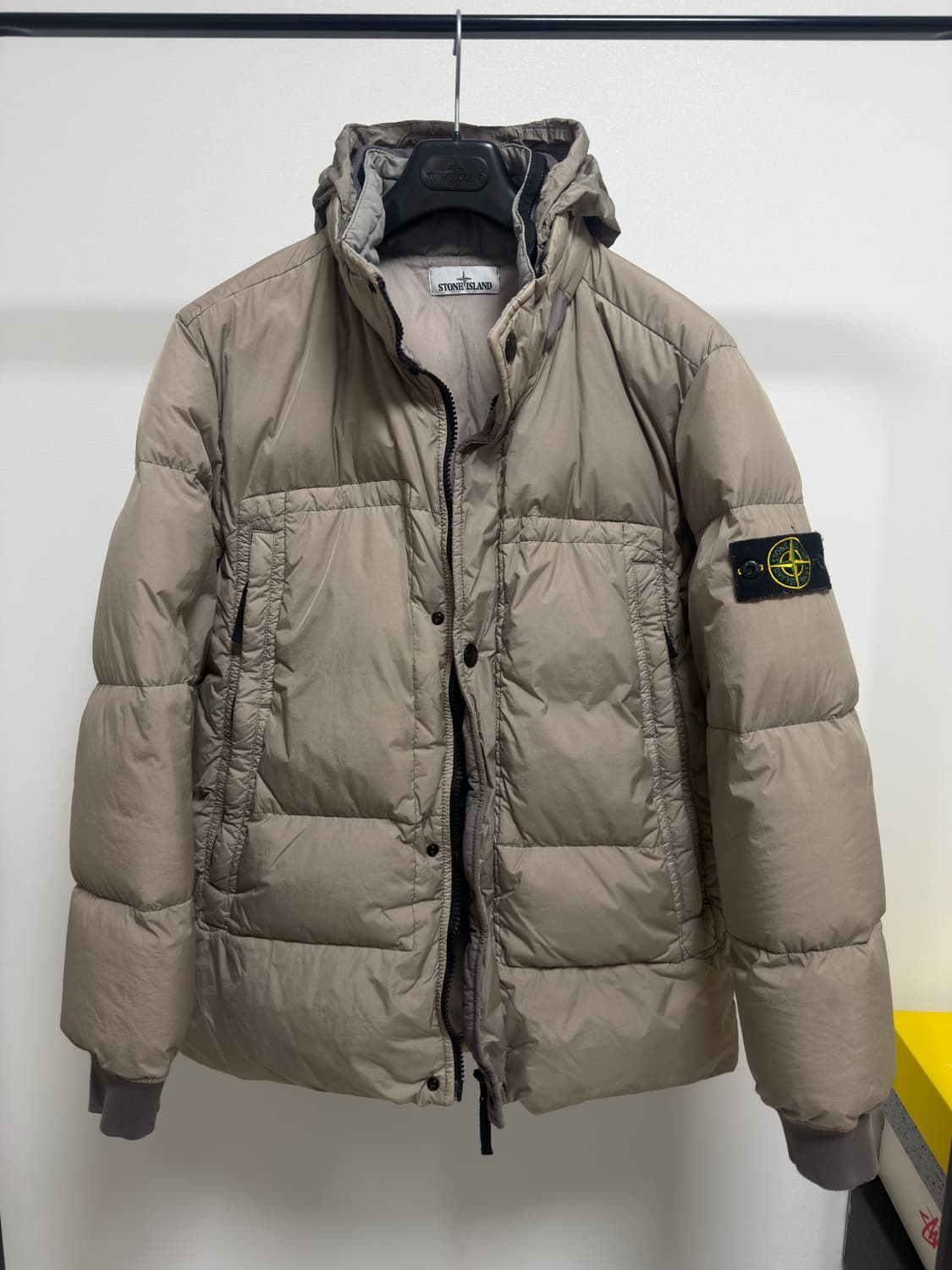 [백화점판, XL] 스톤아일랜드 크링클랩스 패딩 샌드 상품이미지1