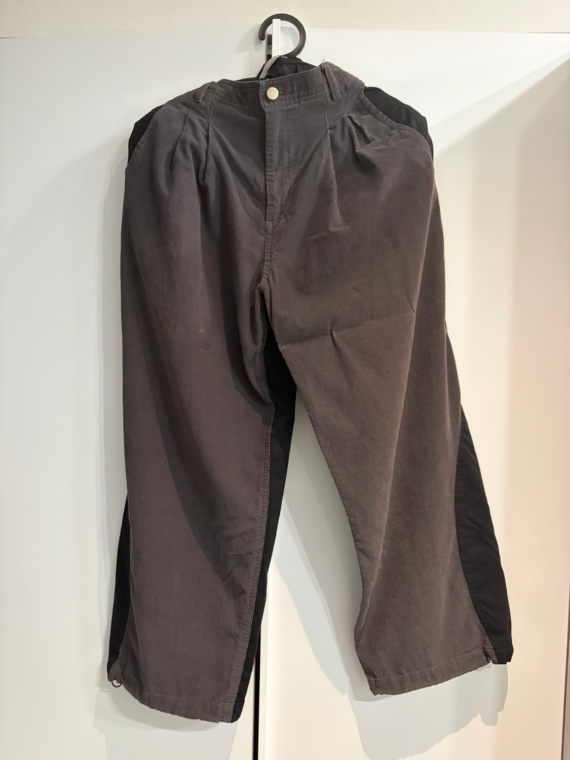 산산기어 코듀로이 팬츠 차콜 블랙 - 22FW 상품이미지1