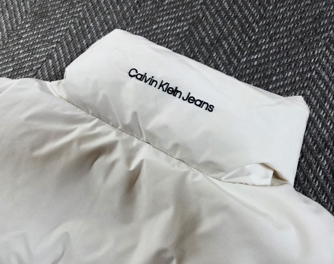 캘빈 클라인 CK 아이보리 푸퍼 숏패딩 상품이미지4