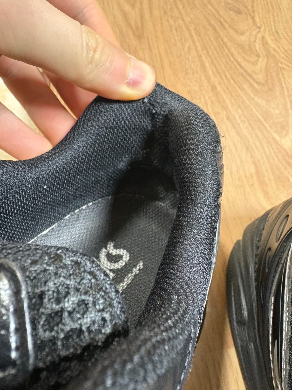 아식스 젤카야노 블랙 퓨어 실버 270 상품이미지3