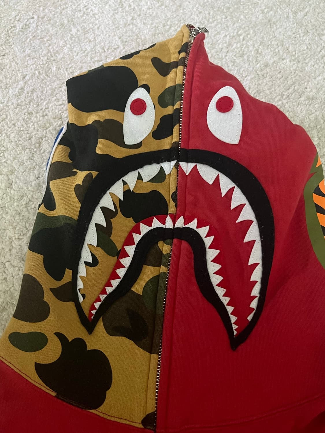 정품 BAPE 베이프 레드 샤크 후드 후드집업 상품이미지2