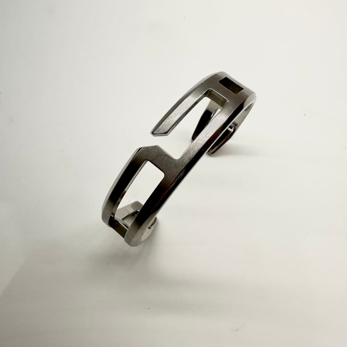 에르메스 브러쉬드 팔라듐 플레이 브레이슬릿 상품이미지4