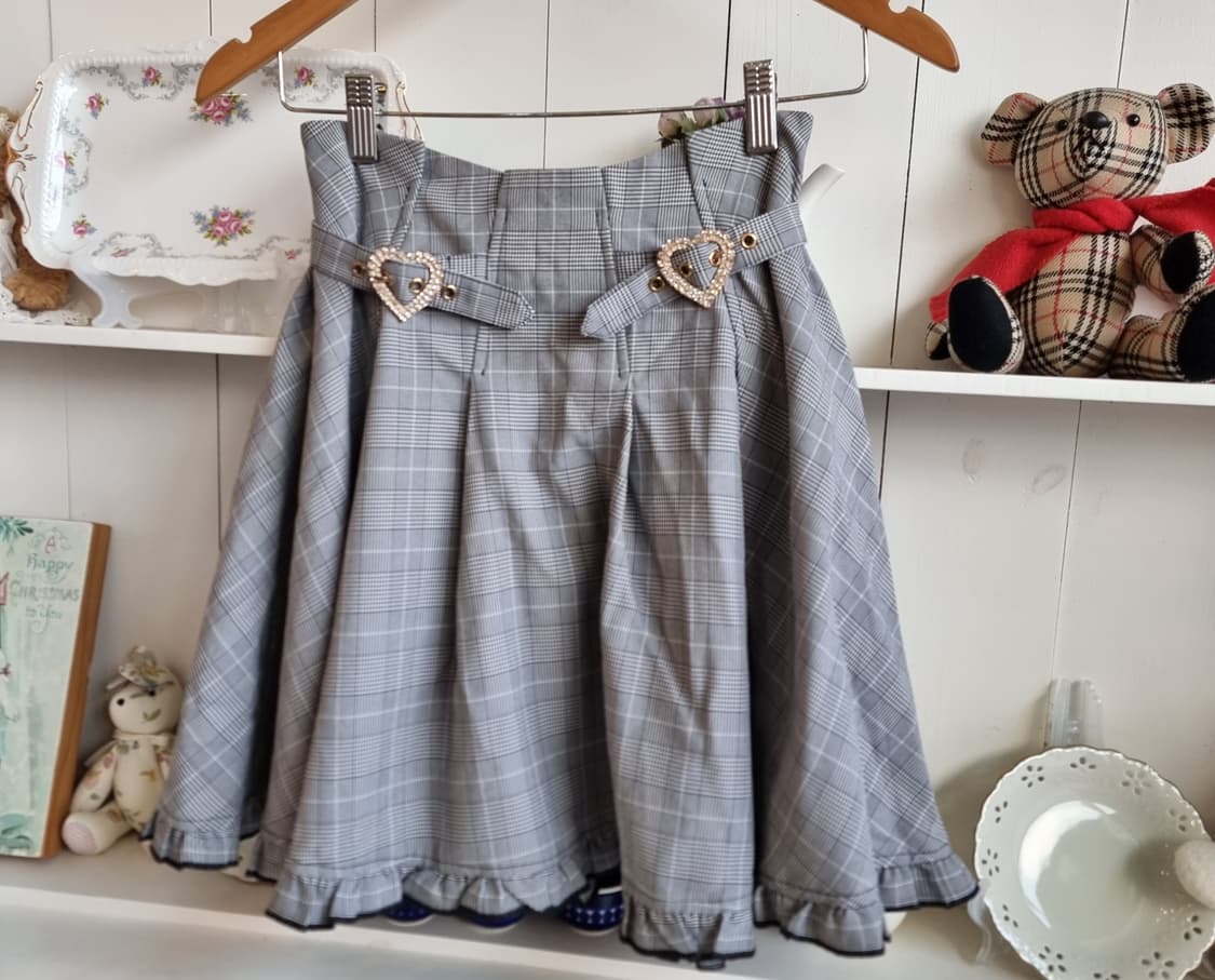 하트 큐빅 버클 체크 프릴 스커트 상품이미지1