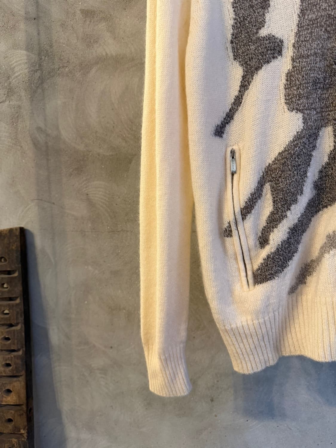 꼬르띠지아니 짚업 니트 100 상품이미지5