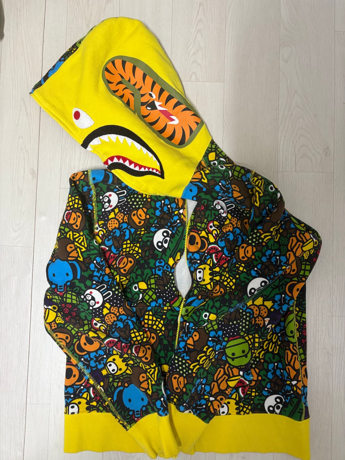 베이프 마일로 사파리 샤크후드집업 L 판매합니다 상품이미지2