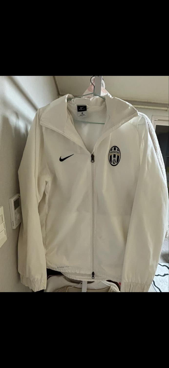 유벤투스 바람막이 상품이미지1