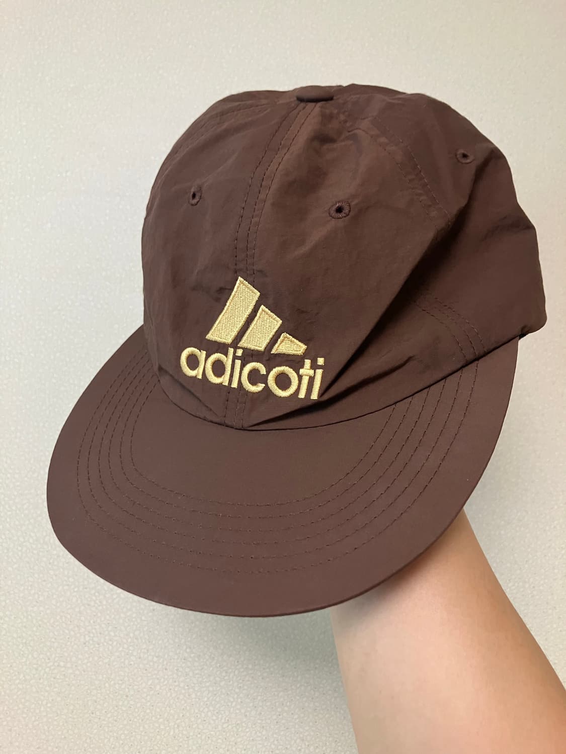 오티코티 아디코티 굿즈 6패널캡 나일론캡 모자 브라운 상품이미지1