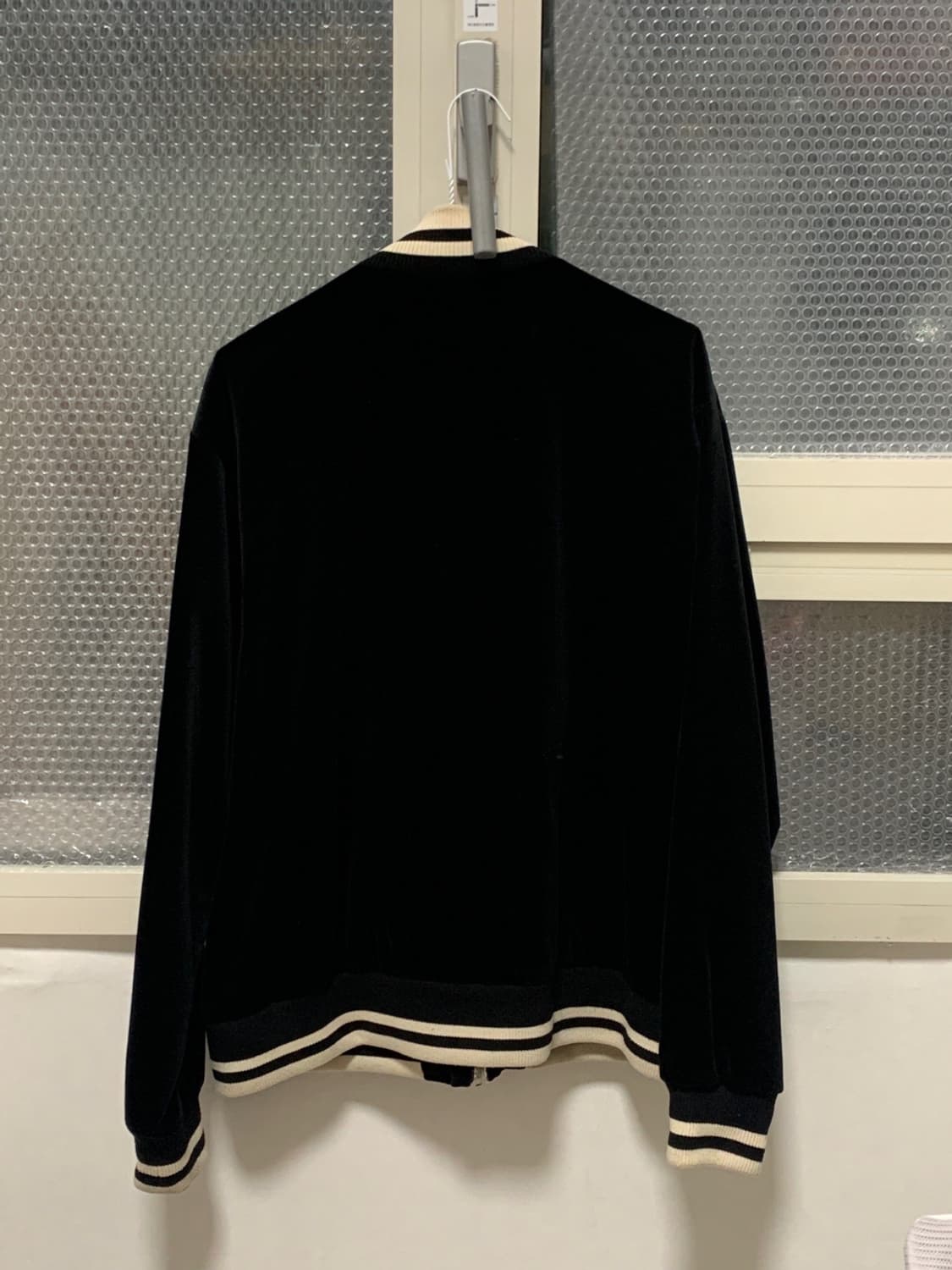 [M] 유스 22FW 트랙 자켓 블랙 벨벳 상품이미지2