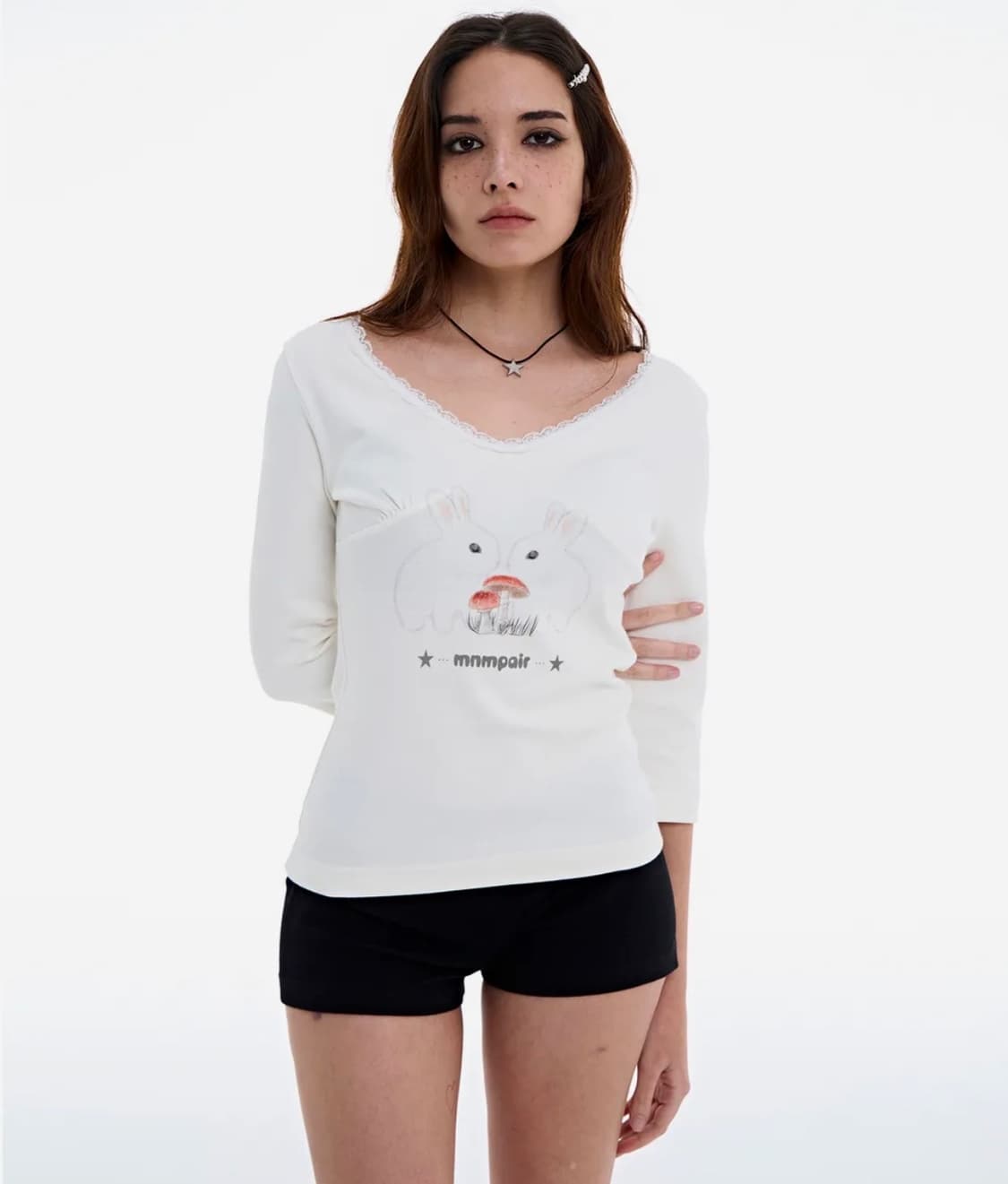 미니멀페어 rabbite race v-neck tee 상품이미지1