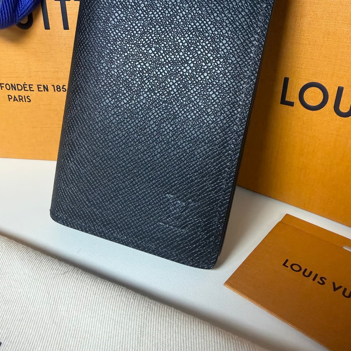 [정품/새상품] 루이비통 타이가 레더 브라짜 장지갑 상품이미지2