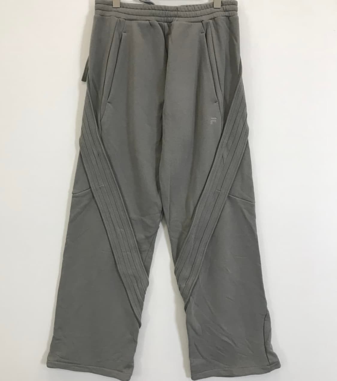 [L] paf x fila 테크니컬 스웻팬츠 센터 그레이 상품이미지1