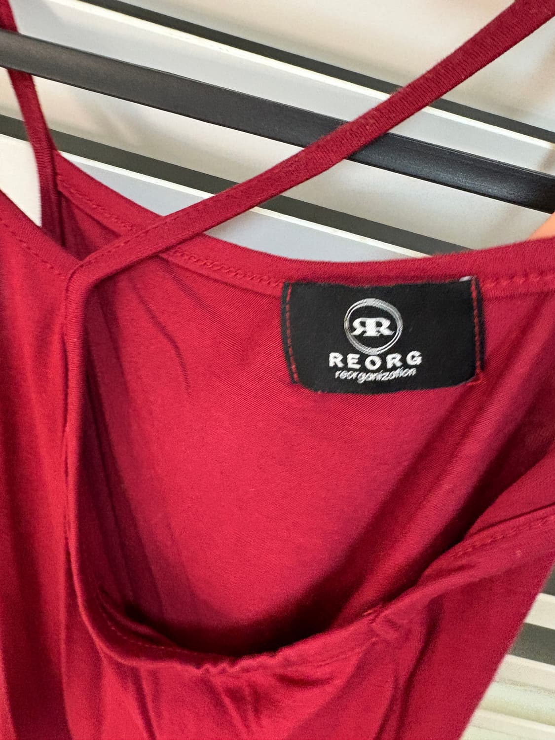 Reor 레드컬러 언발 나시 상품이미지2