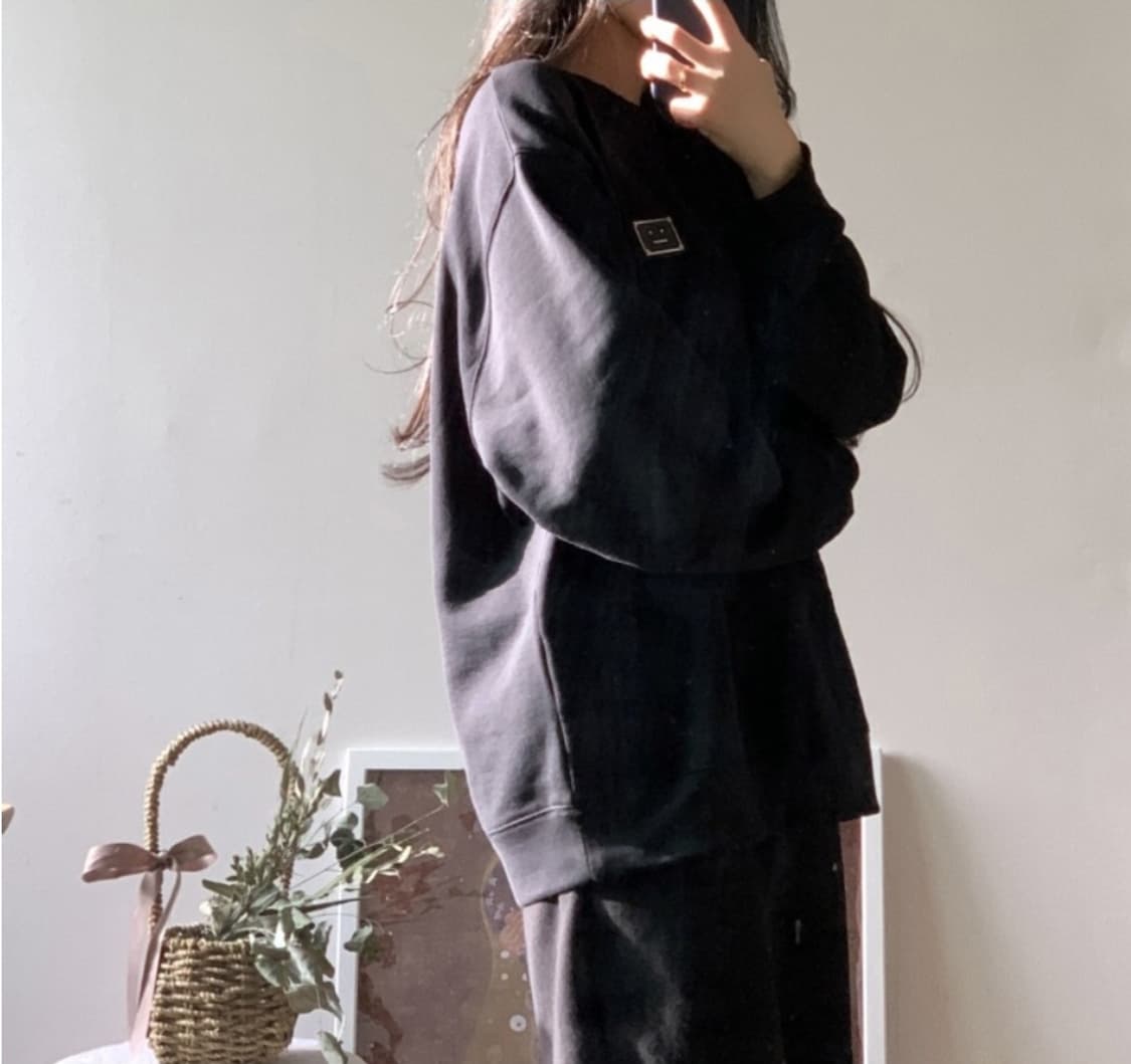 아크네스튜디오 아크네 메탈 맨투맨 상품이미지2