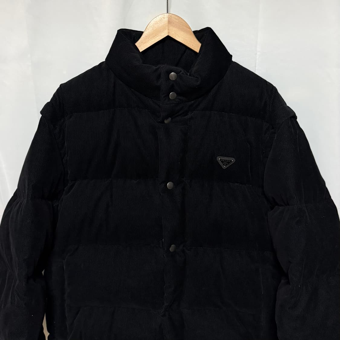 [S+급/M] 프라다 코듀로이 다운 패딩 자켓 블랙 상품이미지2