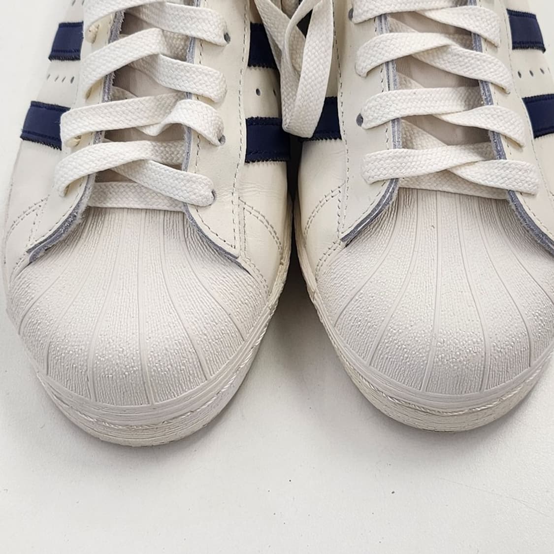 ADIDAS 슈퍼스타82 크림x네이비 260 상품이미지4