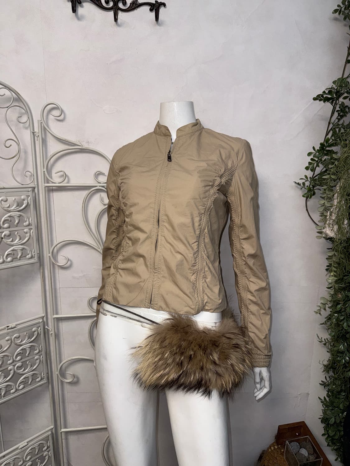 Armani Exchange beige shirring crop jk 상품이미지7