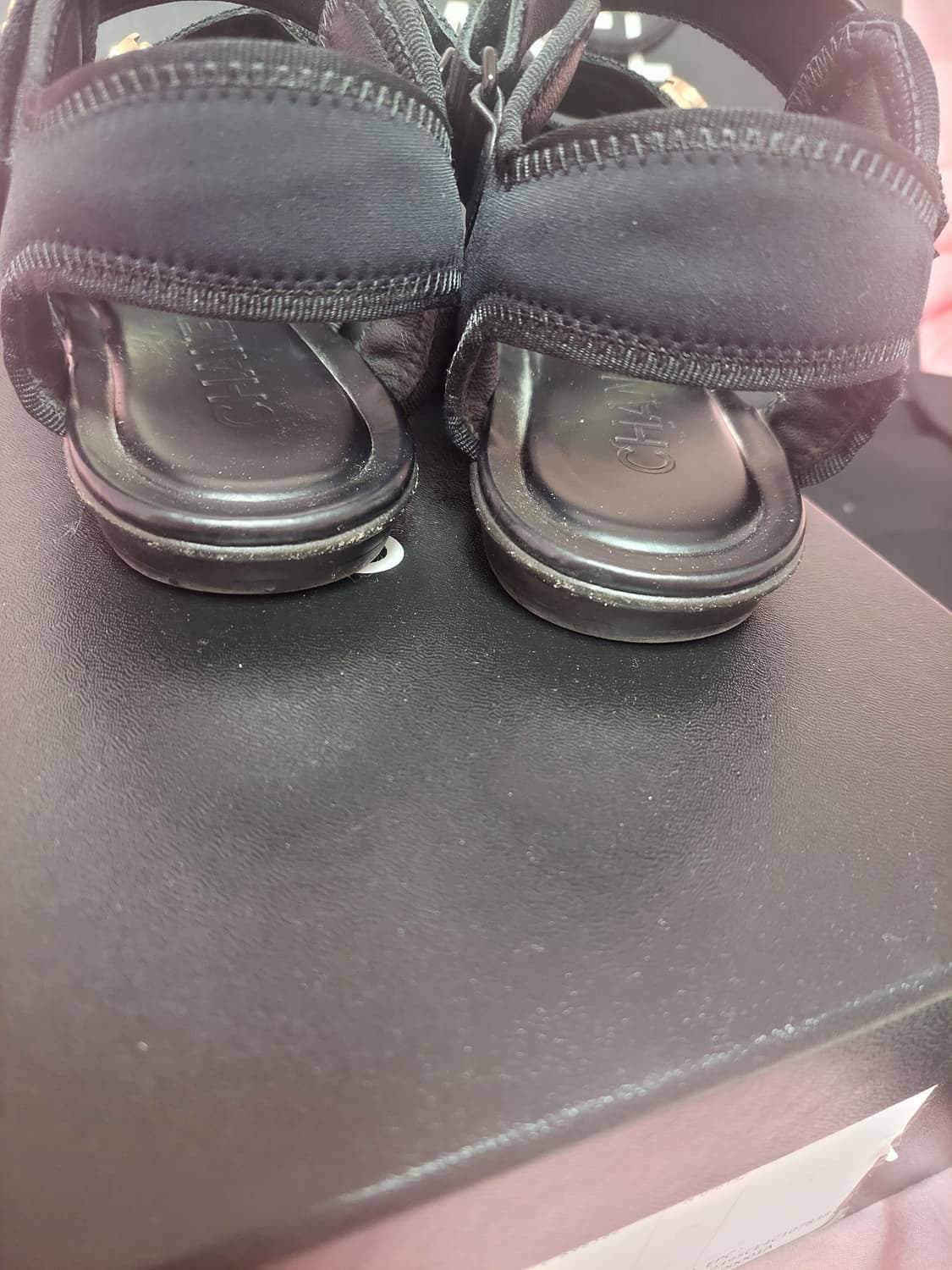 정품)급처3번신은상태좋은!샤넬 로고 블랙 벨크로 샌들 매장가270만원대 상품이미지6