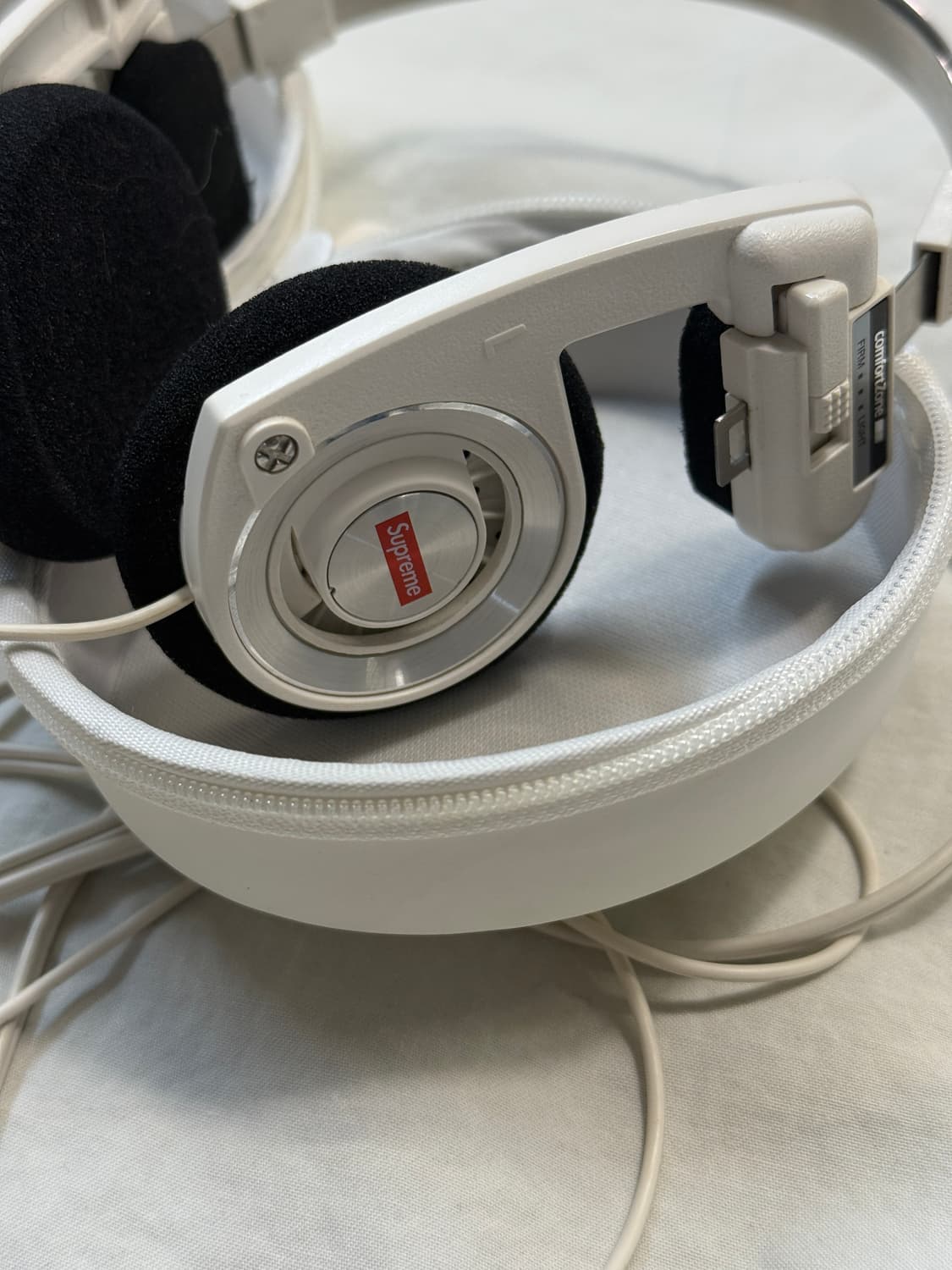 슈프림 코스 포타프로 헤드셋 화이트 상품이미지2