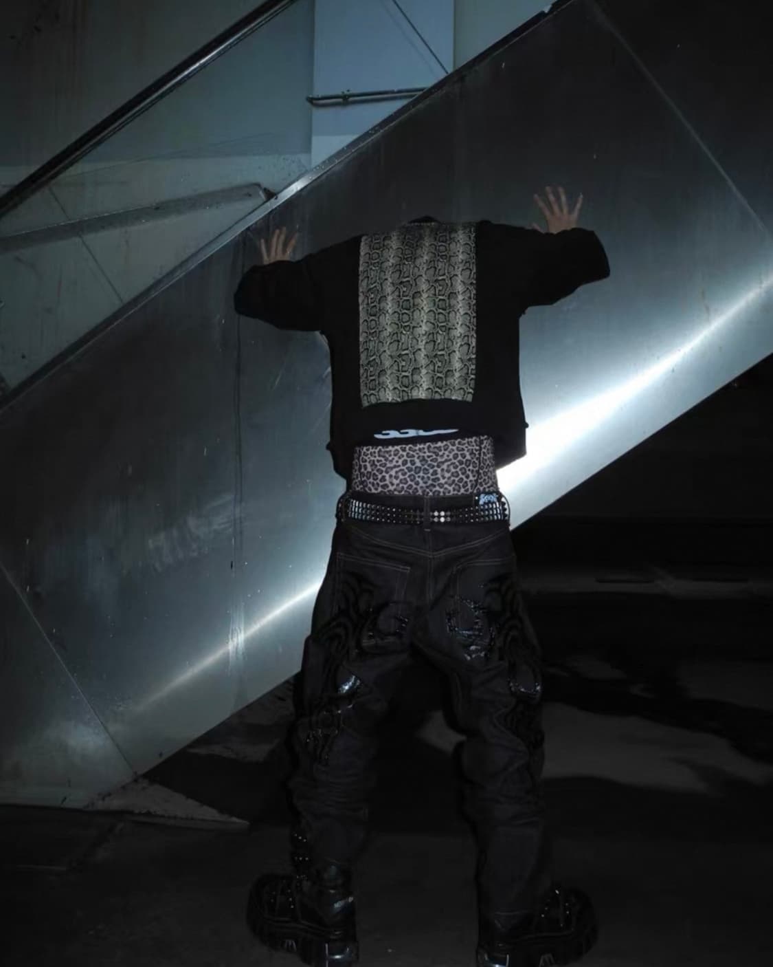 Snake Pattern Washed Hoodie (급매) 상품이미지3