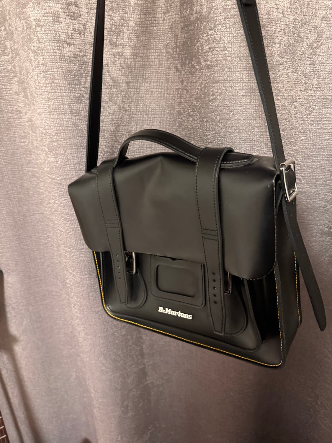 닥터마틴 사첼백 상품이미지2