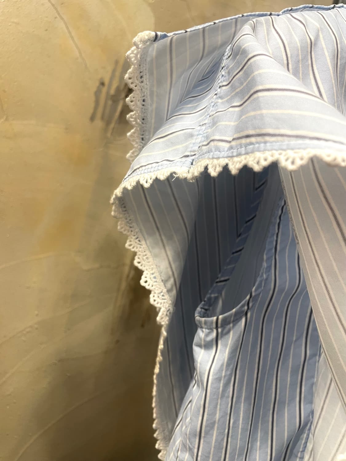 JW 앤더슨 숄더 프릴 블라우스 55 상품이미지4