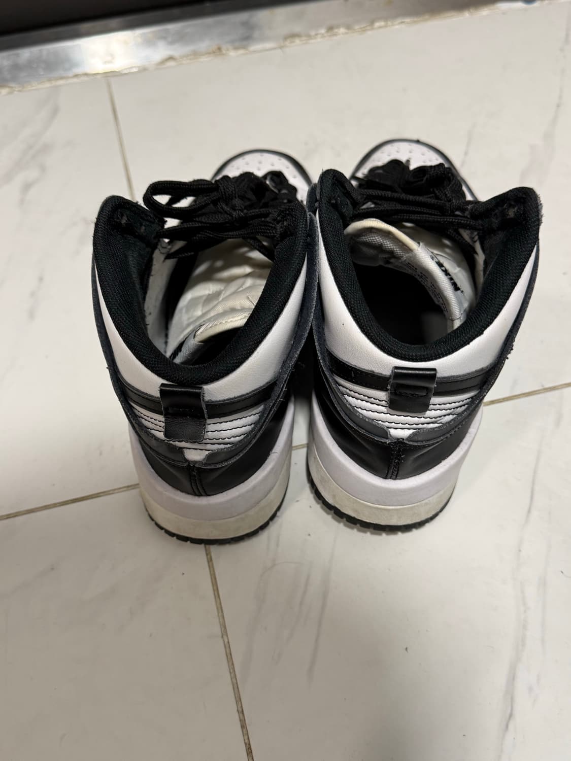 나이키 덩크 하이업 블랙/화이트 스니커즈 240 상품이미지4