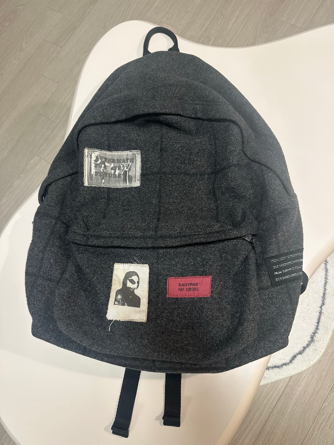 라프시몬스 이스트팩 08fw 패치 백팩 상품이미지1