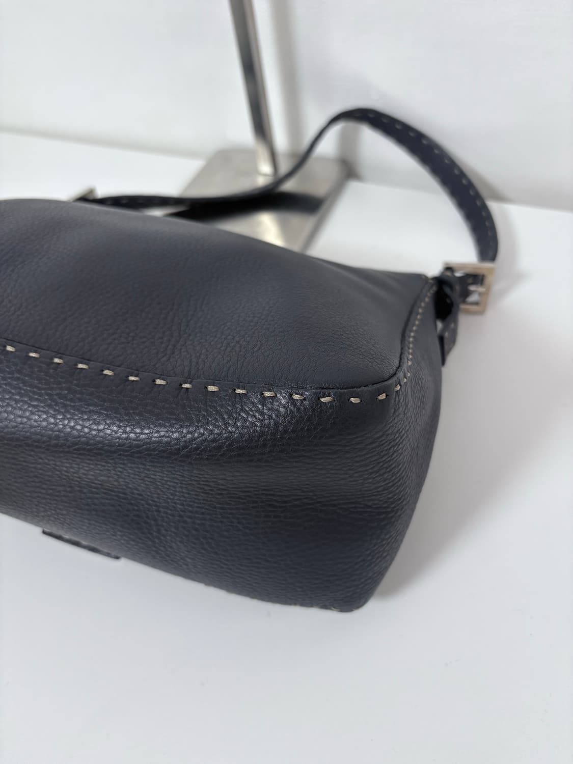 펜디 셀러리아 레더 맘마 바게트백 상품이미지7