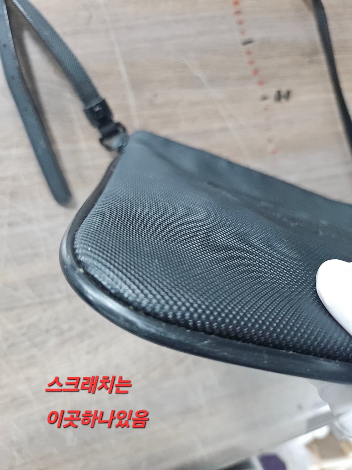 라코스테 블랙 크로스백 가방  27*25 상품이미지8