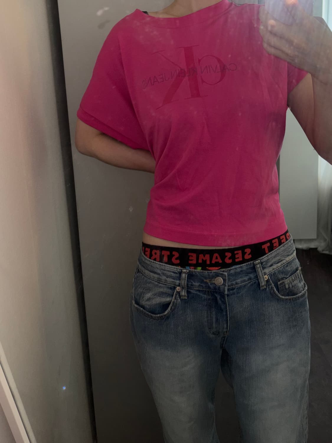 Y2K 핫핑크 캘빈클라인 크롭 반팔 상품이미지2