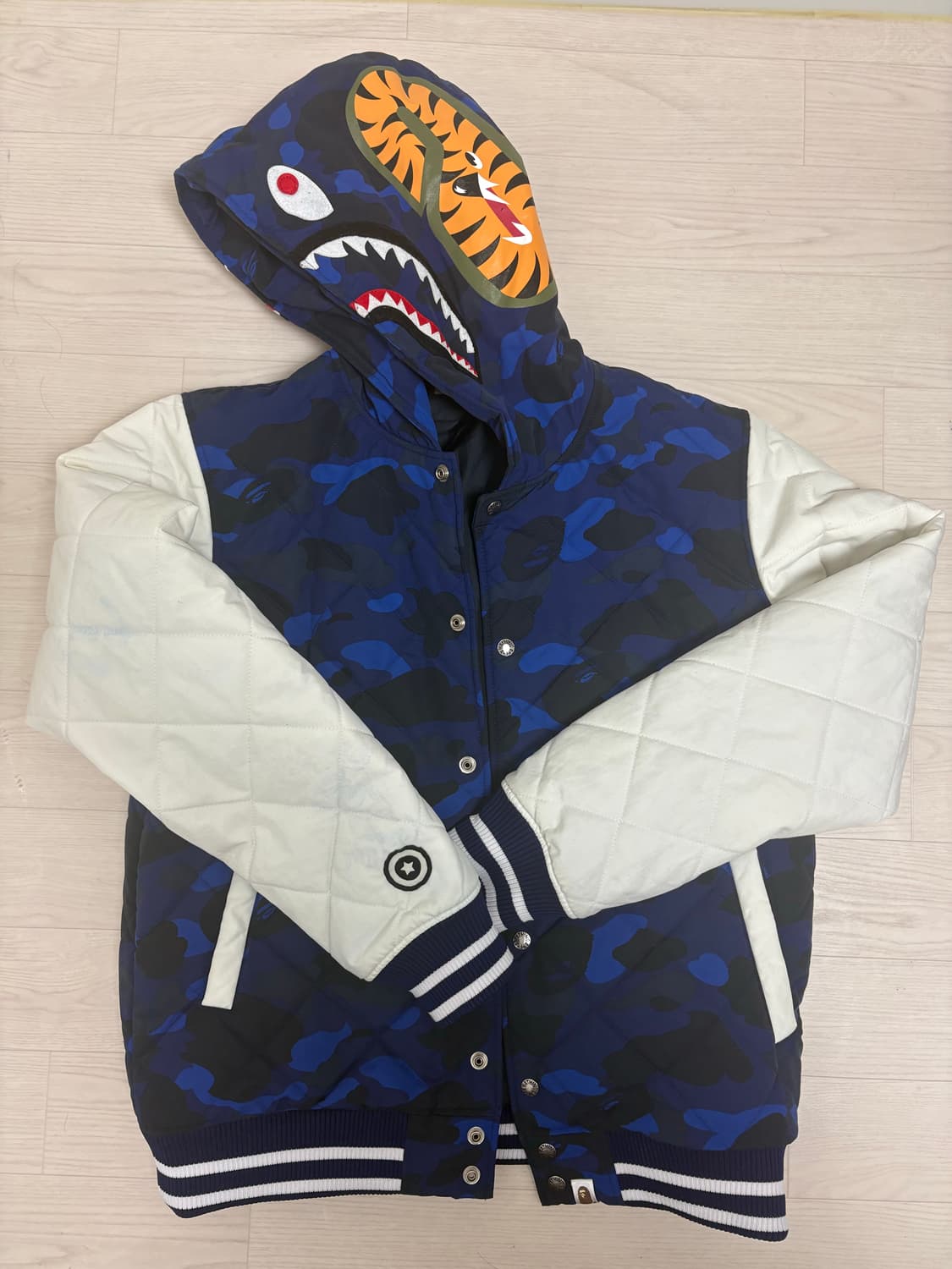 [XL] 베이프 청계 샤크 바시티 패딩 판매합니다 상품이미지1