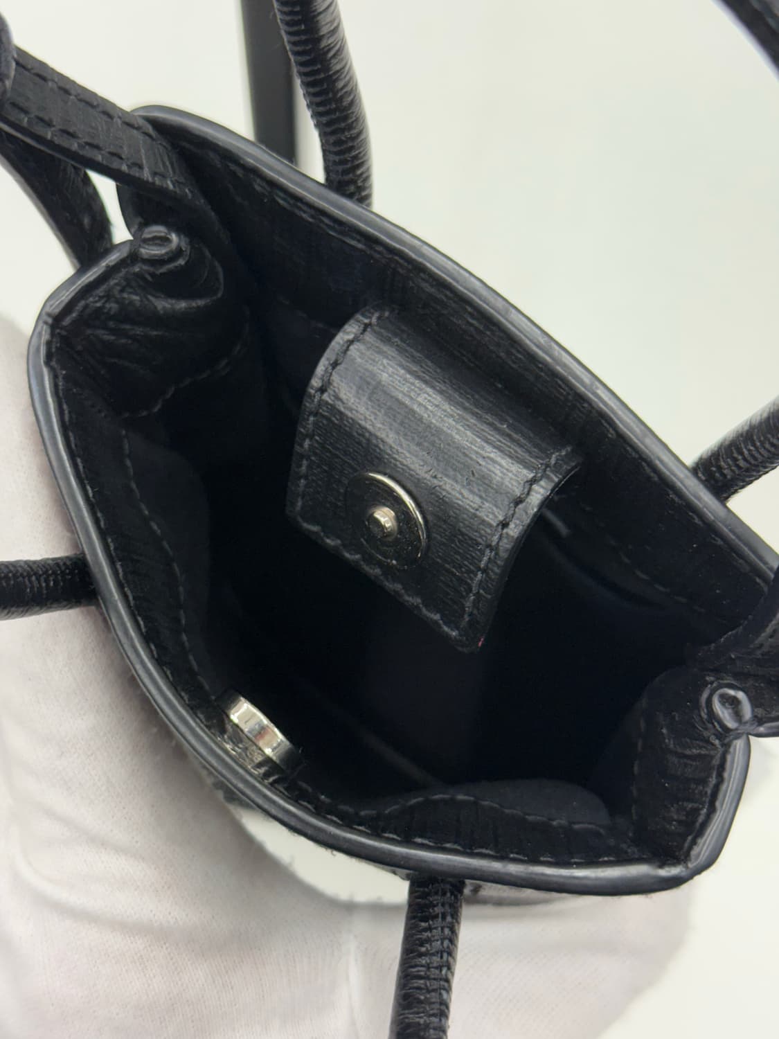 [미니] 발렌시아가 폰 홀더 크로스백 상품이미지8