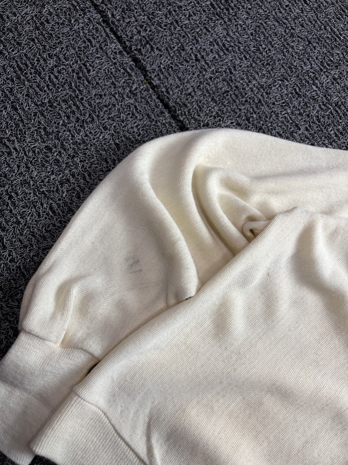 라코스테 아카이브 자수로고 미니멀 박시핏 가디건 2813 상품이미지3