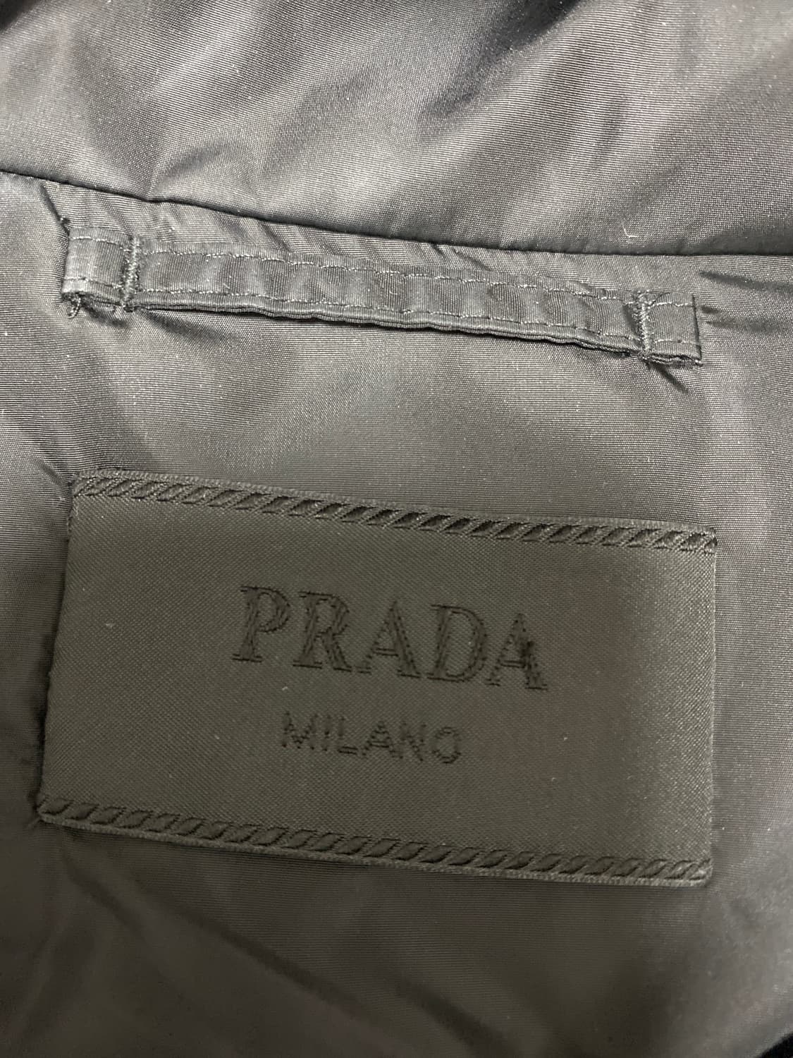 정품 프라다 다운 경량패딩 48 상품이미지3