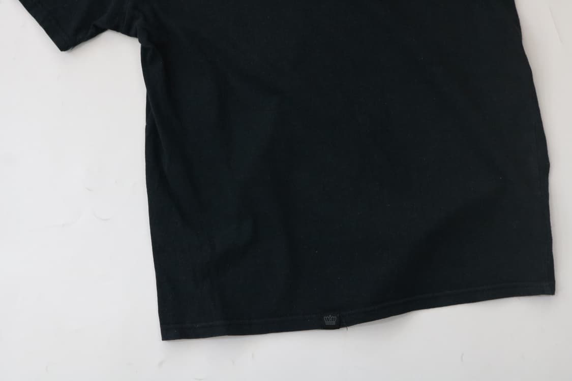 T-GRAPHICS 티그래픽스 블랙 빈티지 고딕 폰트 브이넥 반팔 티셔츠 상품이미지7