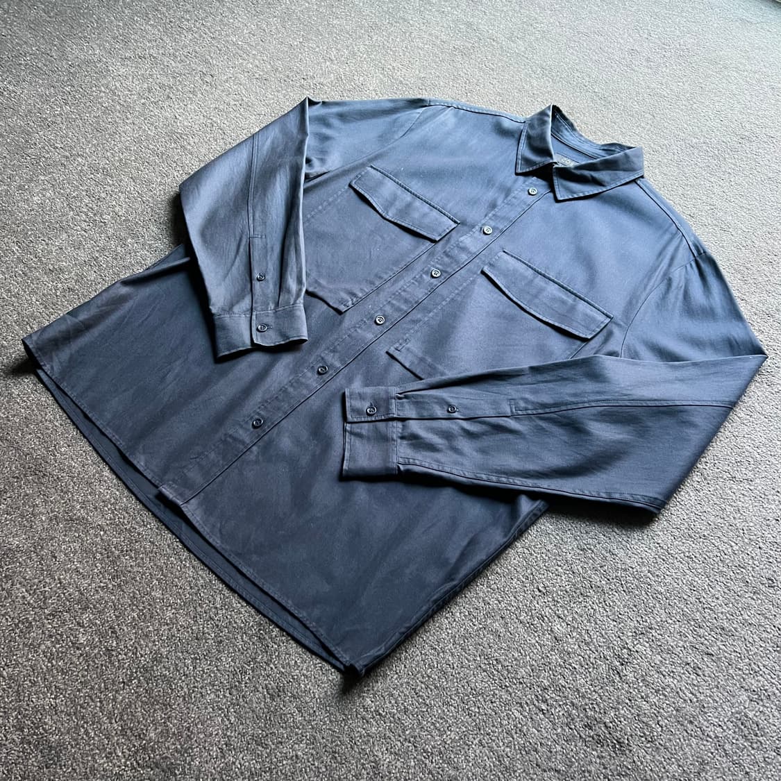 COS 오버사이즈 투 포켓 셔츠 [L] 상품이미지2