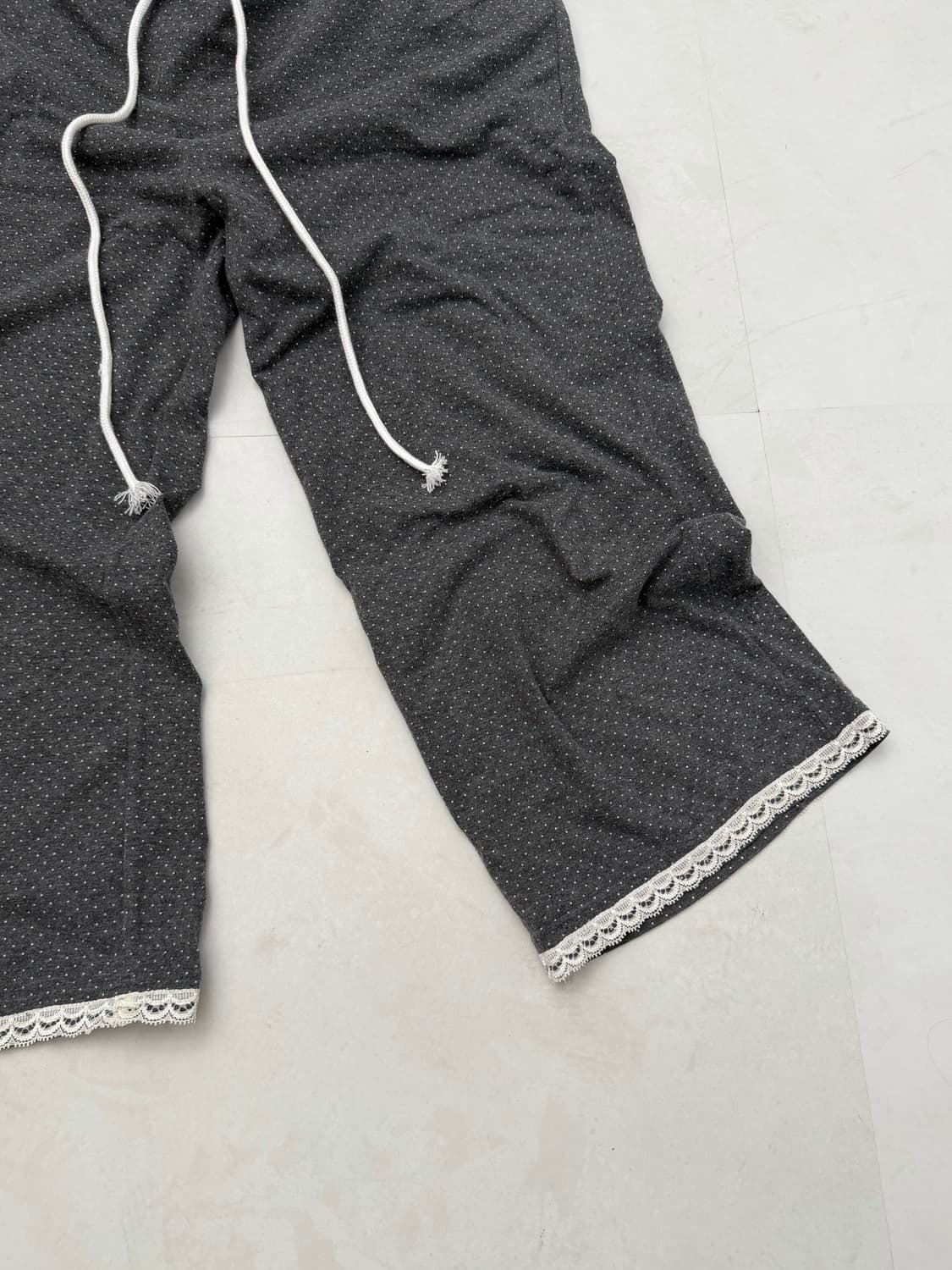 그레이 도트 밑단 레이스 8부 팬츠 상품이미지6