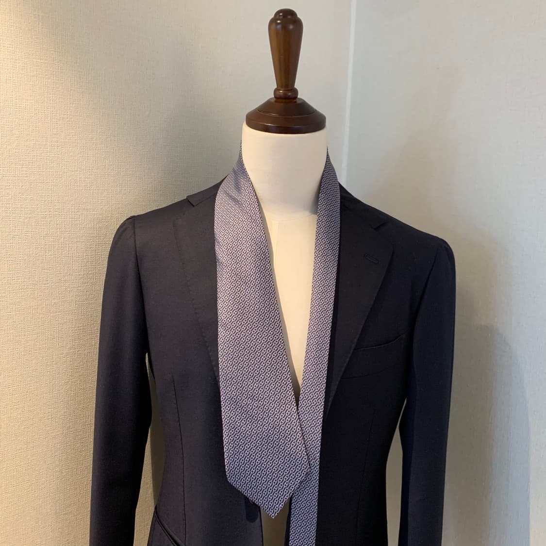 에르메스(HERMES) H로고 기하학적패턴 명품넥타이 A+등급 9.3cm 상품이미지1