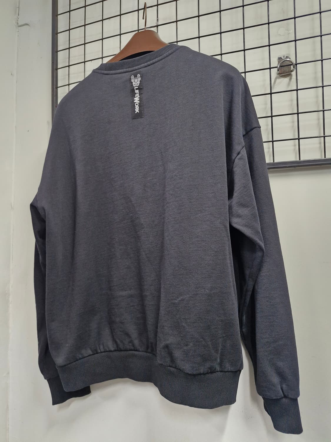 100L 라이프워크 체크 라독 맨투맨  상품이미지8